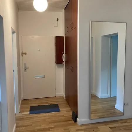 Homestay Canal-front At Maybachufer - Private In Newly Renovated 80 Sqm Two-bedroom