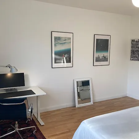 Canal-front At Maybachufer - Private In Newly Renovated 80 Sqm Two-bedroom Homestay