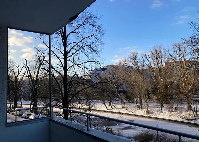 Habitación en casa particular Canal-front At Maybachufer - 80 Sqm Two-bedroom Book One Or Full *