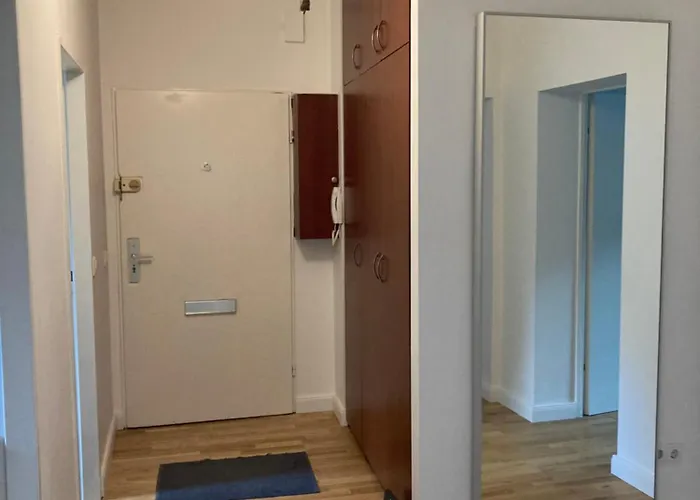 Habitación en casa particular Canal-front At Maybachufer - 80 Sqm Two-bedroom Book One Or Full