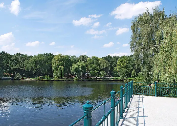 Habitación en casa particular Canal-front At Maybachufer - 80 Sqm Two-bedroom Book One Or Full *