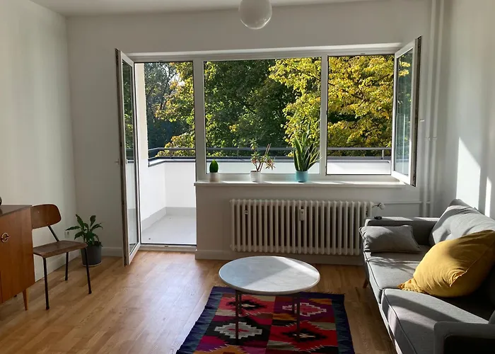 Canal-front At Maybachufer - 80 Sqm Two-bedroom Book One Or Full Habitación en casa particular Berlín