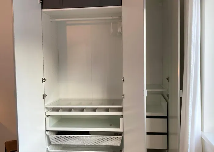 Canal-front At Maybachufer - 80 Sqm Two-bedroom Book One Or Full Habitación en casa particular *