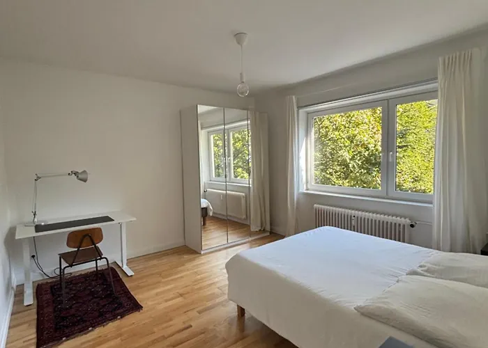 Canal-front At Maybachufer - 80 Sqm Two-bedroom Book One Or Full Habitación en casa particular Berlín