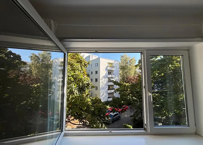 Habitación en casa particular Canal-front At Maybachufer - 80 Sqm Two-bedroom Book One Or Full