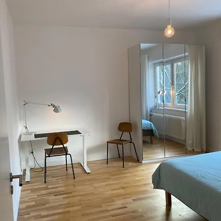 Проживание в семье Canal-front At Maybachufer - 80 Sqm Two-bedroom Book One Or Full