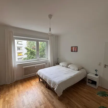 Проживание в семье Canal-front At Maybachufer - 80 Sqm Two-bedroom Book One Or Full