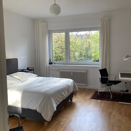 ホームステイ Canal-front At Maybachufer - 80 Sqm Two-bedroom Book One Or Full ベルリン