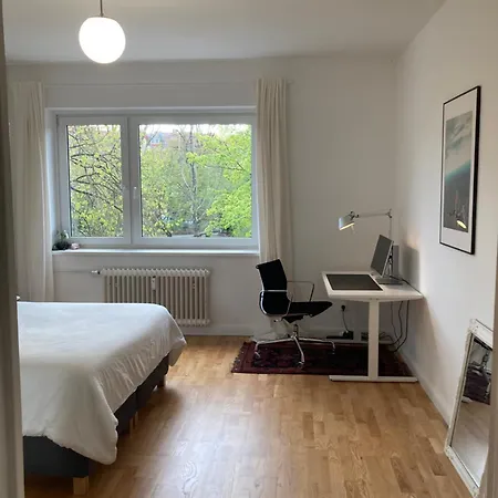 ホームステイ Canal-front At Maybachufer - 80 Sqm Two-bedroom Book One Or Full ベルリン